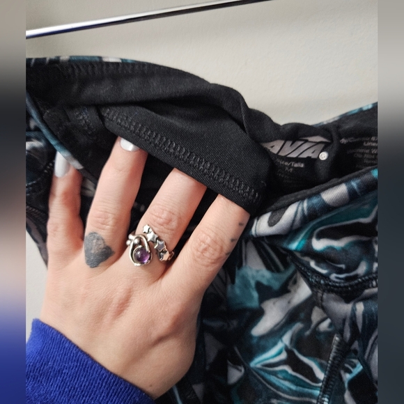 Avia Shorts Sz. M like New. - Picture 7 of 8